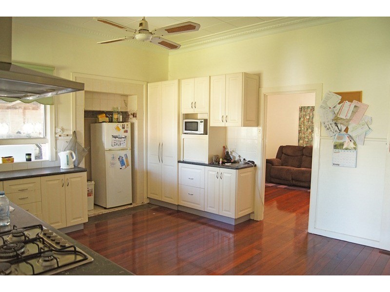 5 Eden Street, Dudley Park WA 6210