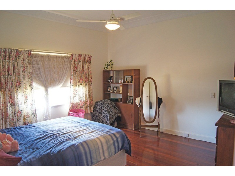 5 Eden Street, Dudley Park WA 6210