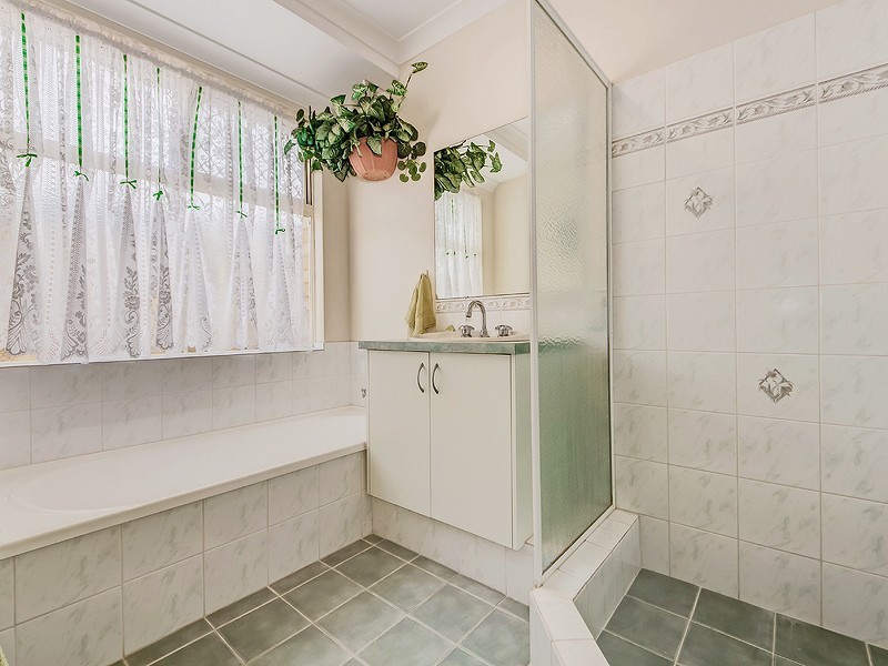 62 Pebble Beach Blvd, Meadow Springs WA 6210