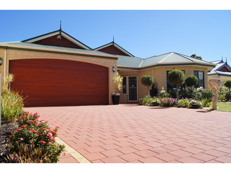 42 Heyerdahl Way, Dudley Park WA 6210