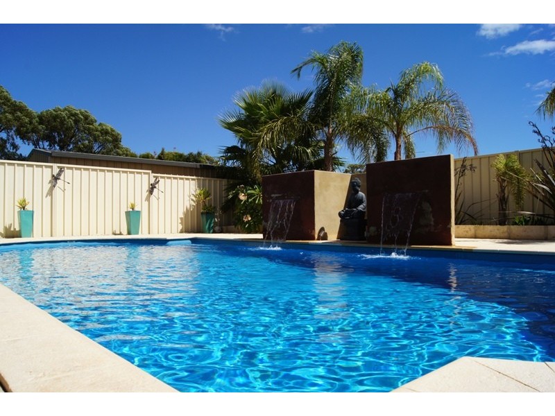 42 Heyerdahl Way, Dudley Park WA 6210