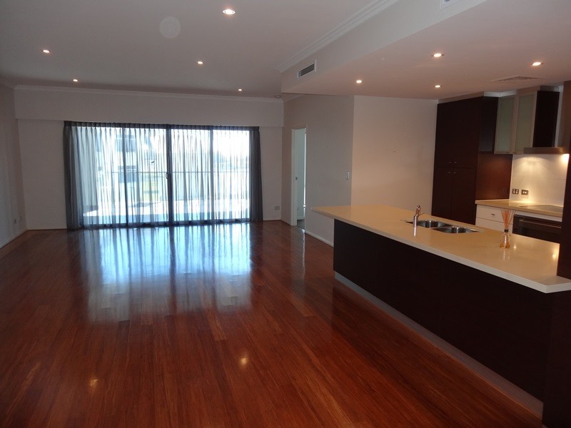 4/18 Cannaregio Square, Mandurah WA 6210