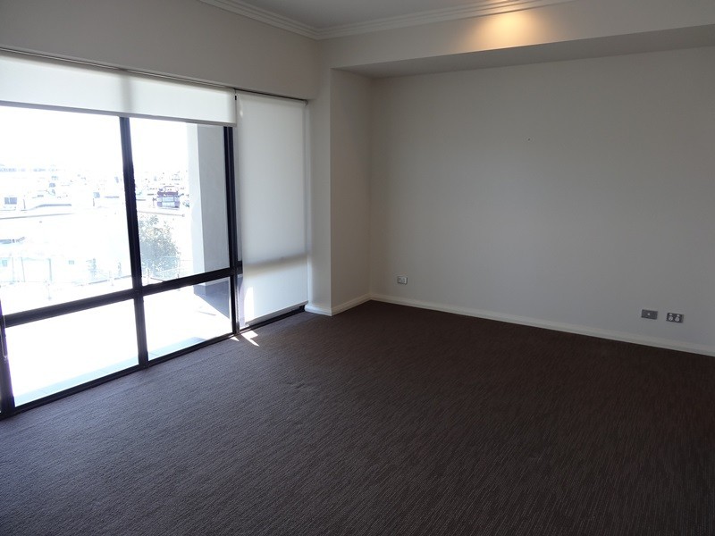 4/18 Cannaregio Square, Mandurah WA 6210