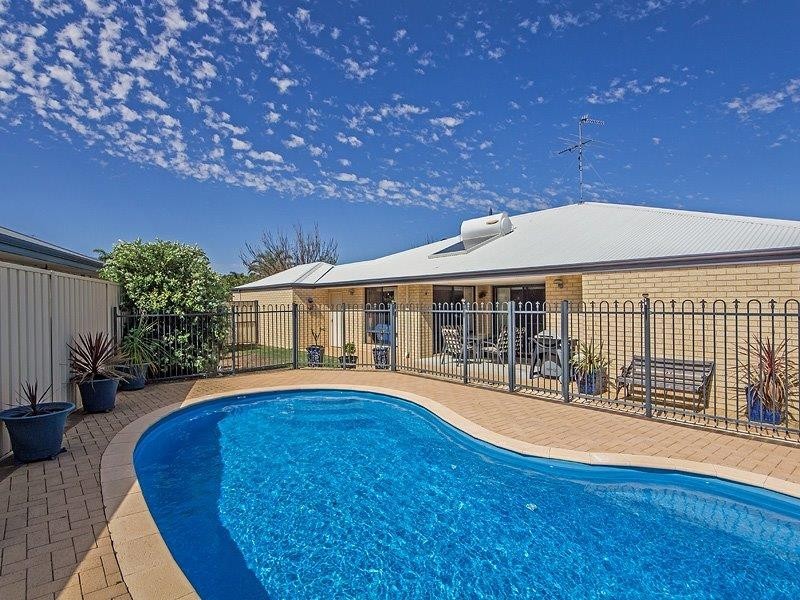 7 Ferndown Retreat, Meadow Springs WA 6210