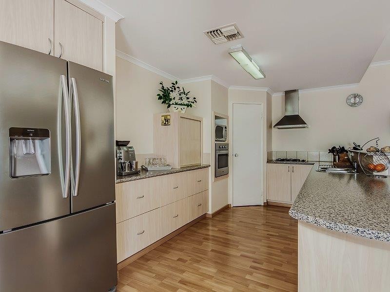 7 Ferndown Retreat, Meadow Springs WA 6210