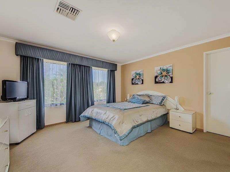 7 Ferndown Retreat, Meadow Springs WA 6210