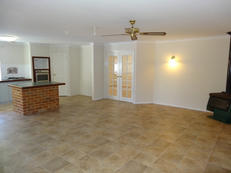 20 Montego Way, Halls Head WA 6210