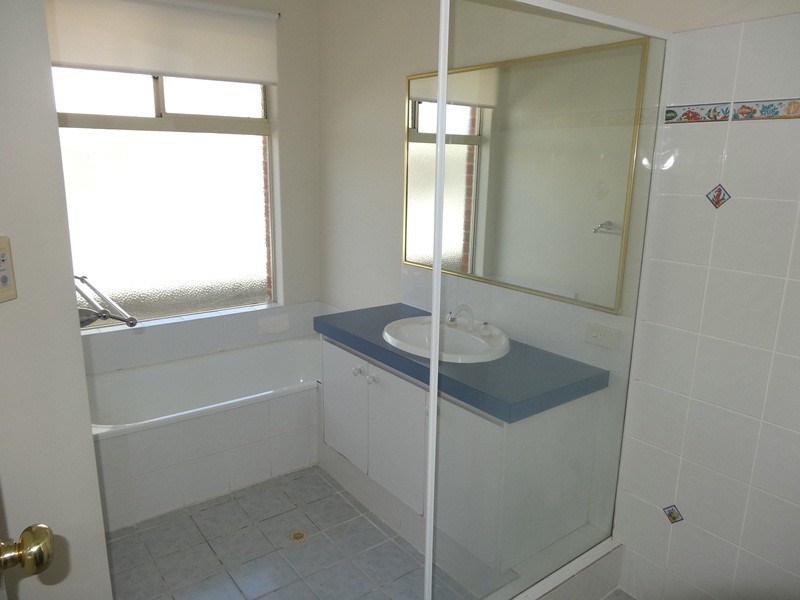 20 Montego Way, Halls Head WA 6210