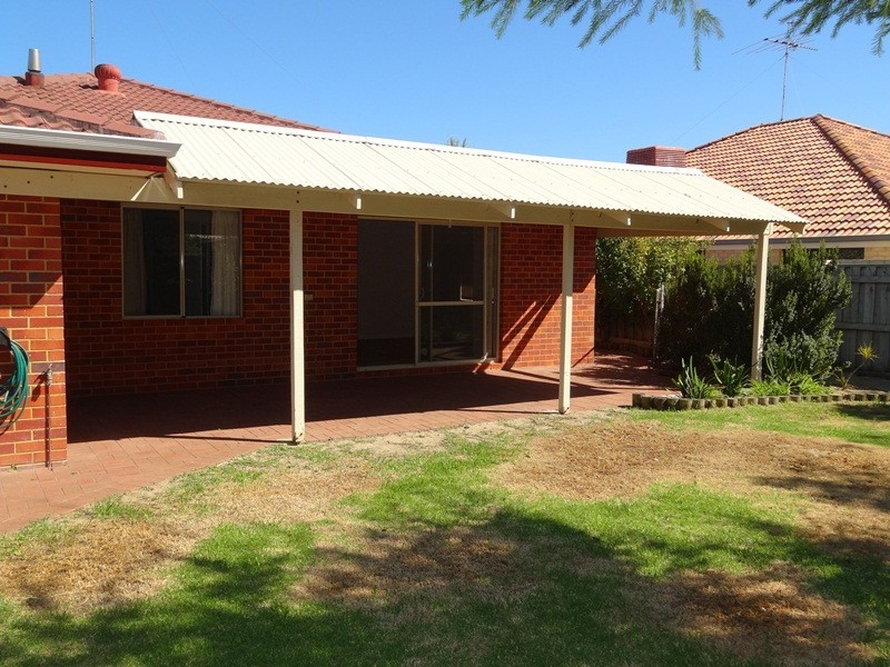 20 Montego Way, Halls Head WA 6210