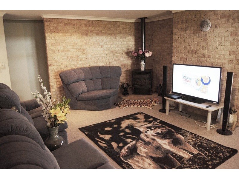 25 Hanson Way, Dudley Park WA 6210