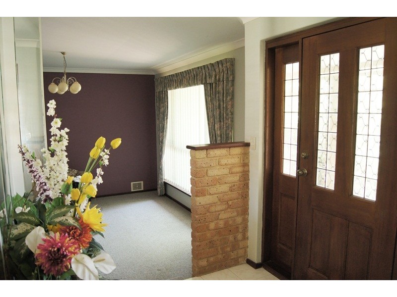 25 Hanson Way, Dudley Park WA 6210