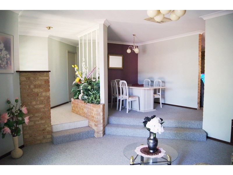 25 Hanson Way, Dudley Park WA 6210