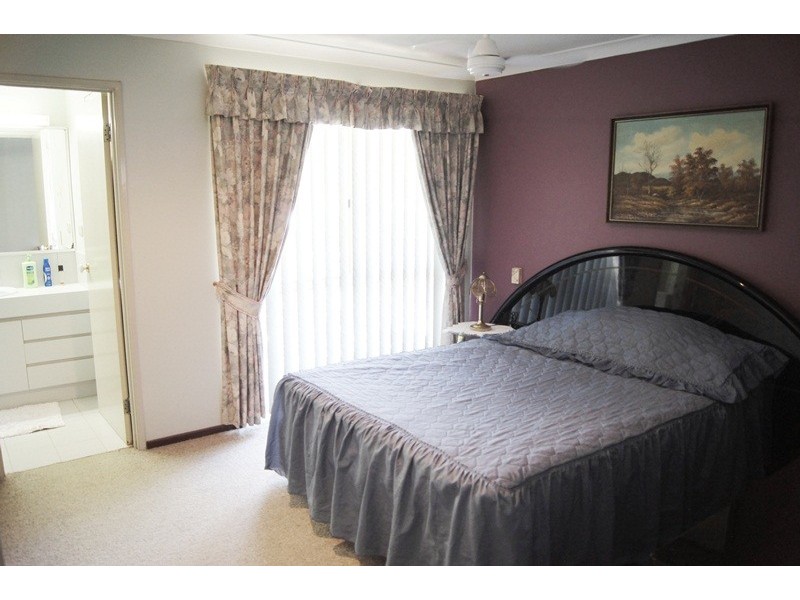 25 Hanson Way, Dudley Park WA 6210