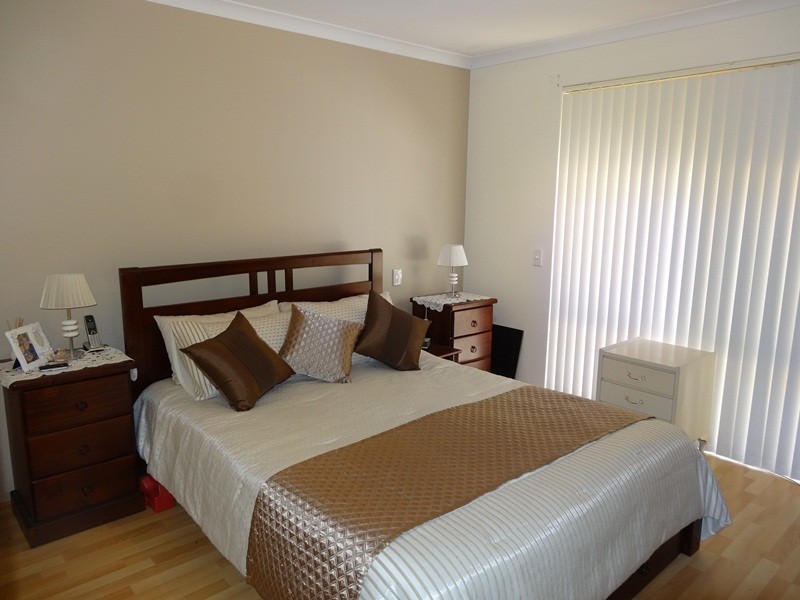 8B Coppercups Pl, Halls Head WA 6210