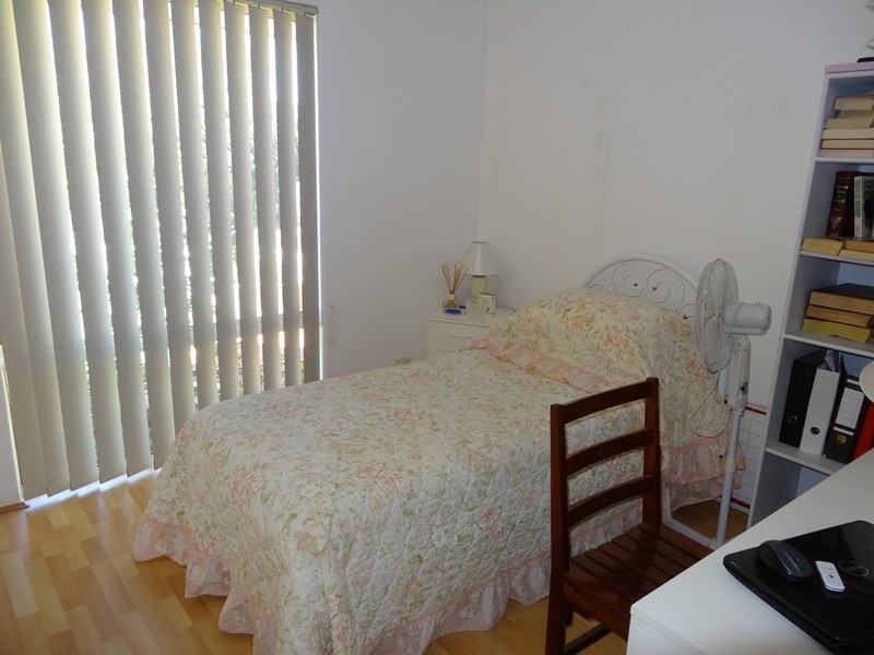 8B Coppercups Pl, Halls Head WA 6210
