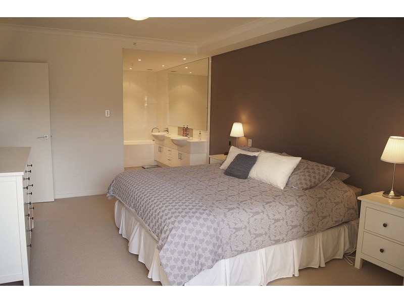 2/16 Torcello Mews, Mandurah WA 6210