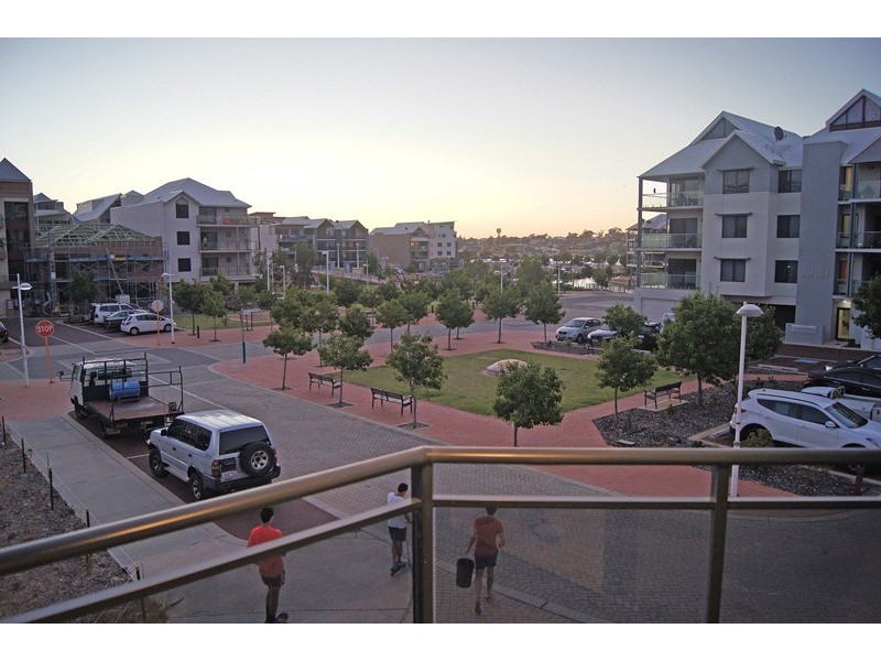 2/16 Torcello Mews, Mandurah WA 6210