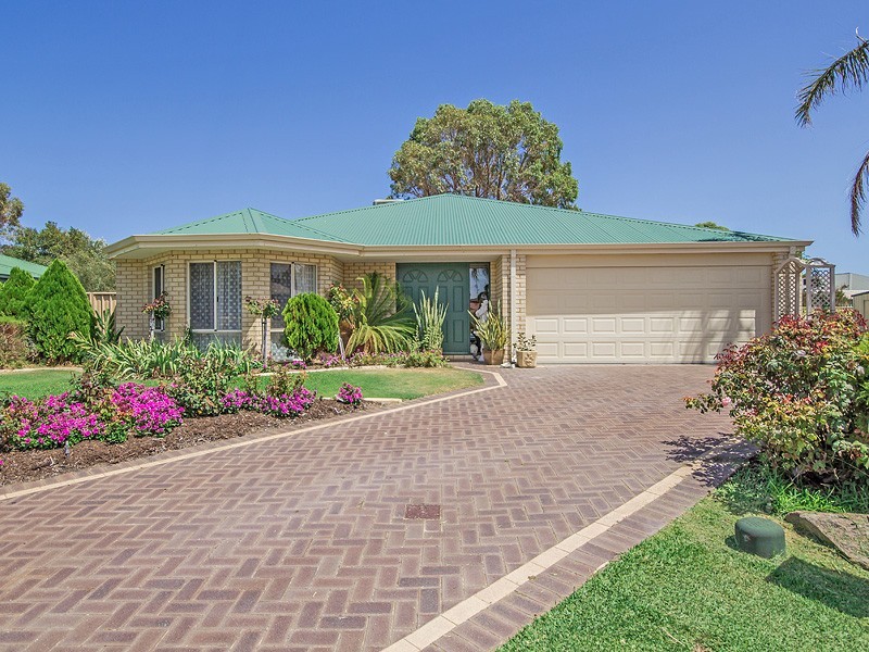 4 Ferndown Retreat, Meadow Springs WA 6210