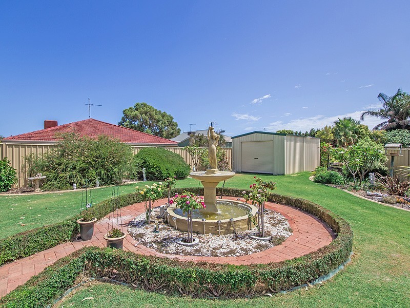 4 Ferndown Retreat, Meadow Springs WA 6210