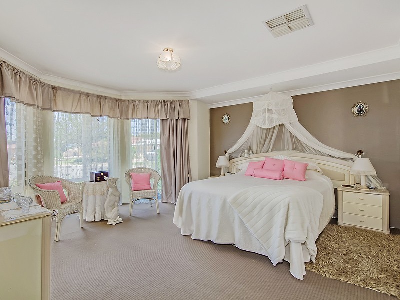 4 Ferndown Retreat, Meadow Springs WA 6210