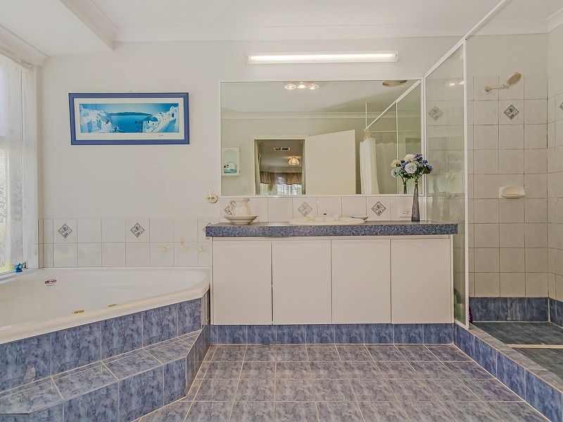 4 Ferndown Retreat, Meadow Springs WA 6210