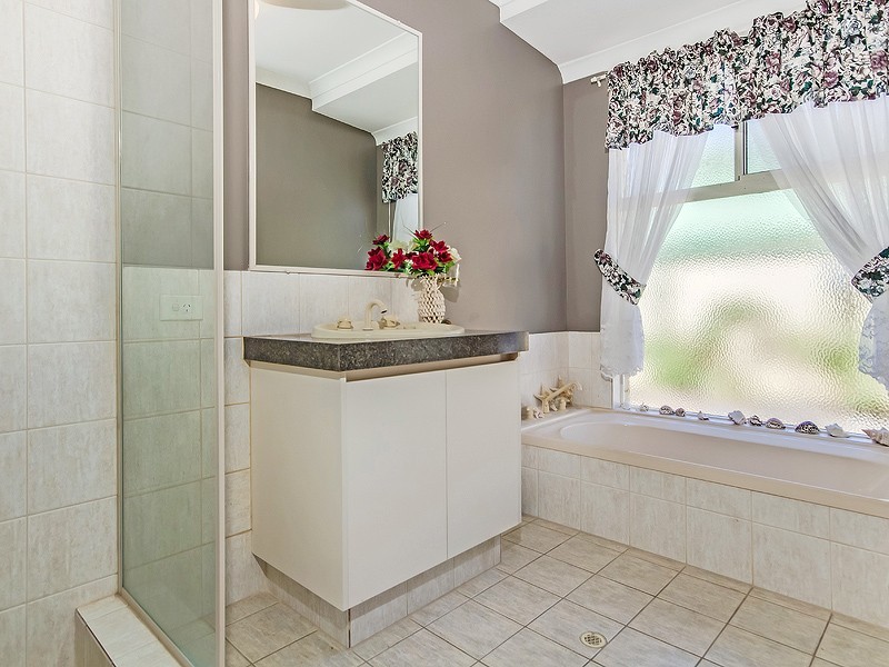 4 Ferndown Retreat, Meadow Springs WA 6210