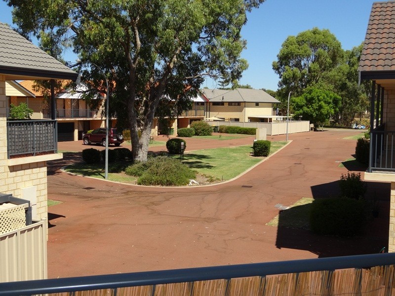 15/70 Waldron Bvd, Greenfields WA 6210