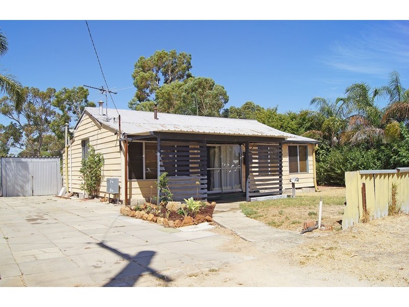 26 Doongin Rd, Greenfields WA 6210