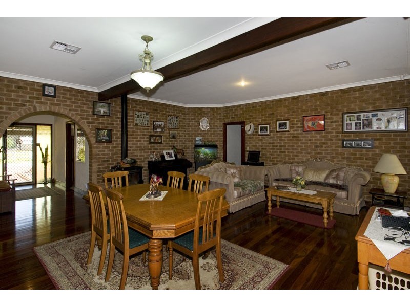 16 Mears Road, Barragup WA 6209