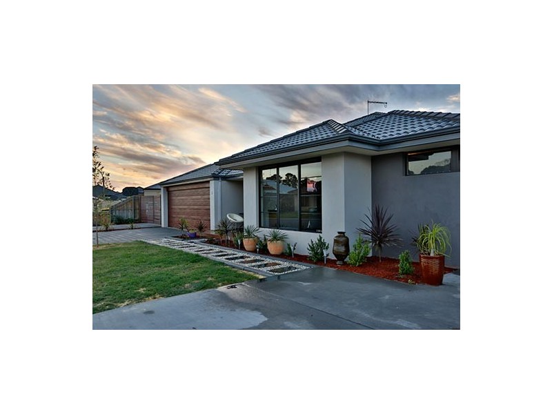 3 Pictum way, Halls Head WA 6210