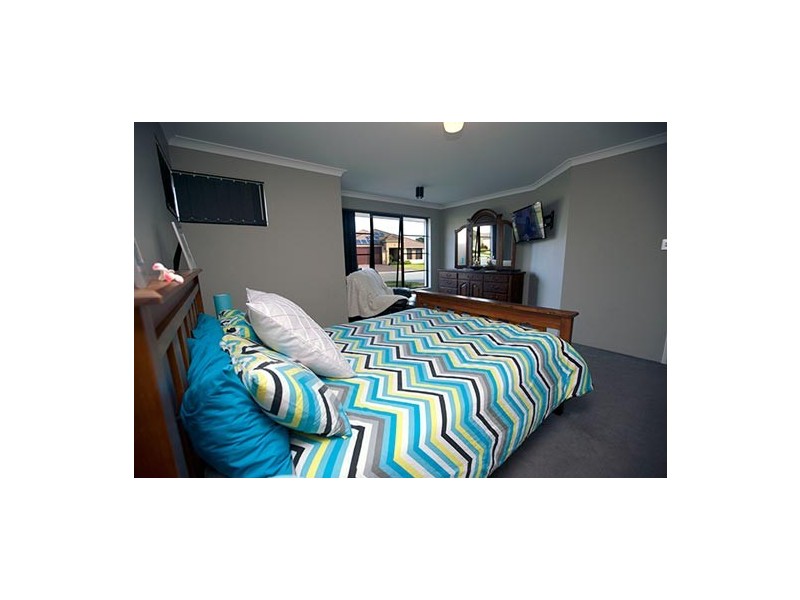 3 Pictum way, Halls Head WA 6210