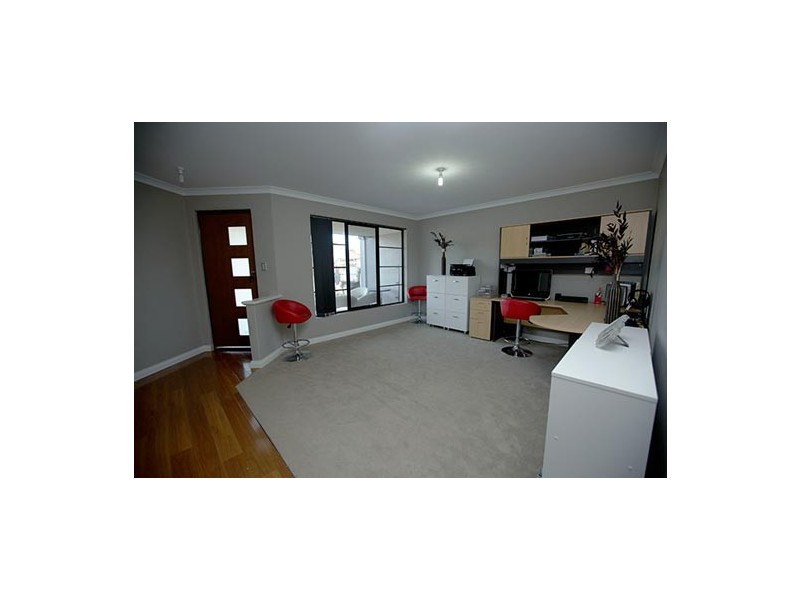 3 Pictum way, Halls Head WA 6210