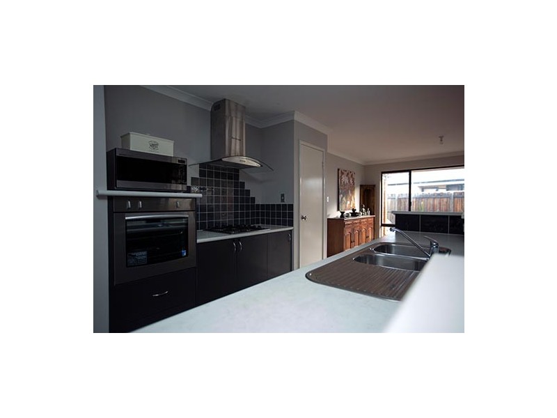 3 Pictum way, Halls Head WA 6210