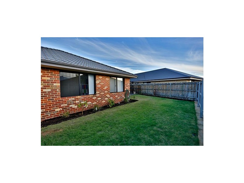 3 Pictum way, Halls Head WA 6210