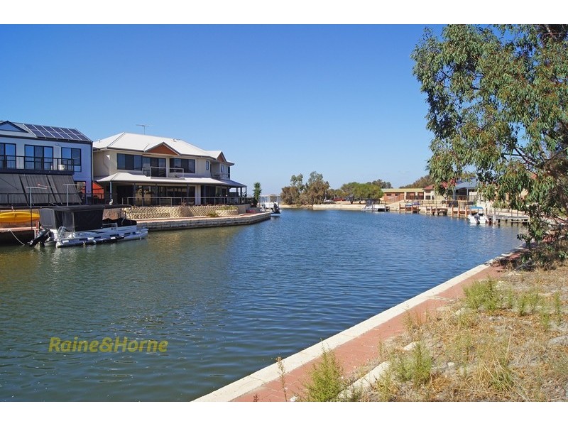 27 Batavia Qys, South Yunderup WA 6208