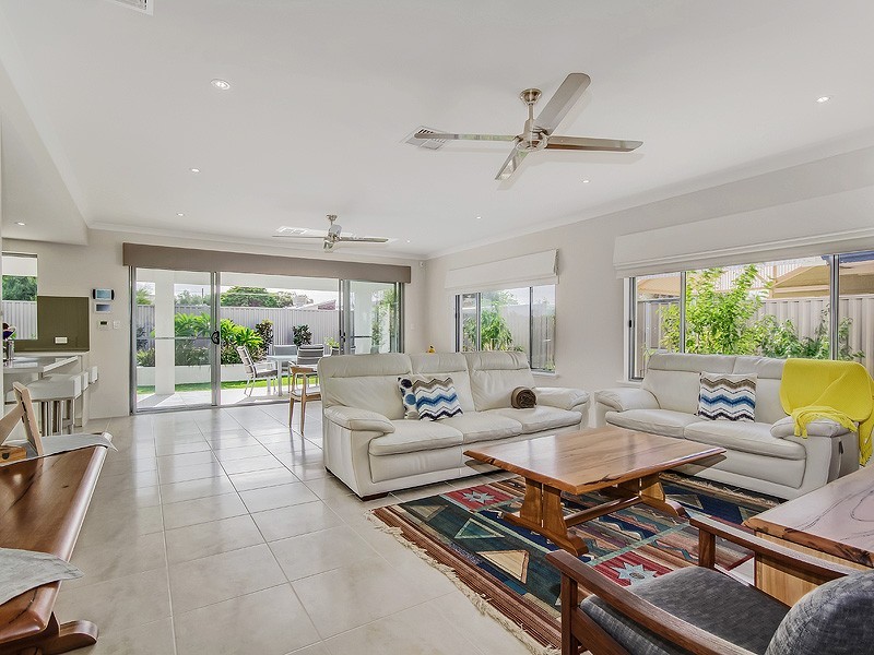 4a Acheron Road, San Remo WA 6210