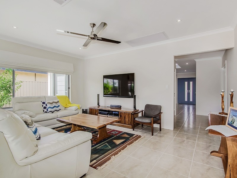 4a Acheron Road, San Remo WA 6210