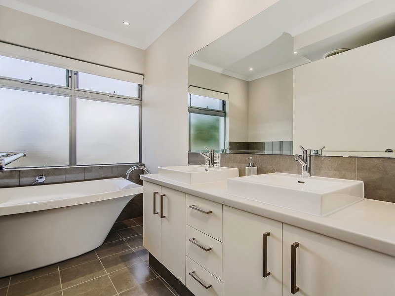 4a Acheron Road, San Remo WA 6210