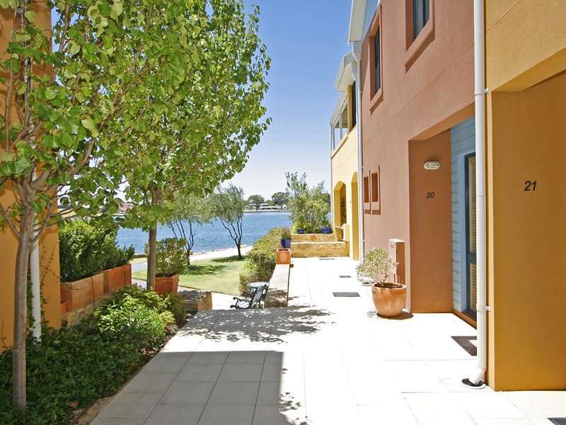 21/19 San Marco Quay, Halls Head WA 6210