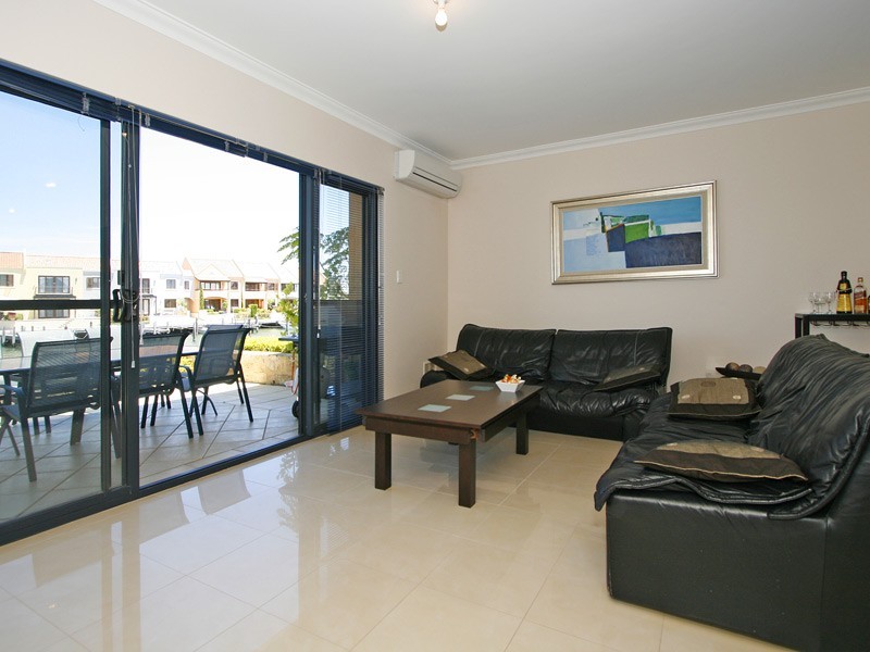 21/19 San Marco Quay, Halls Head WA 6210