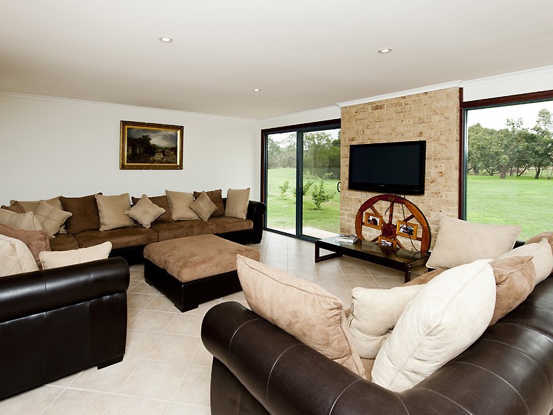 16 Peppermint Close, South Yunderup WA 6208