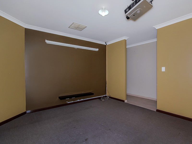 12 Holloway Turn, Ravenswood WA 6208