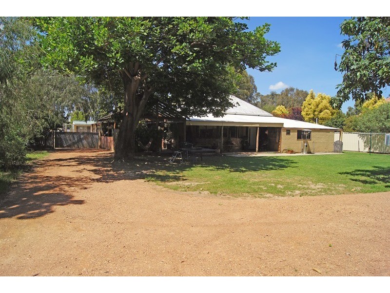 17 Forrest St, Pinjarra WA 6208
