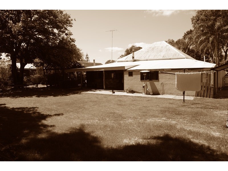 17 Forrest St, Pinjarra WA 6208