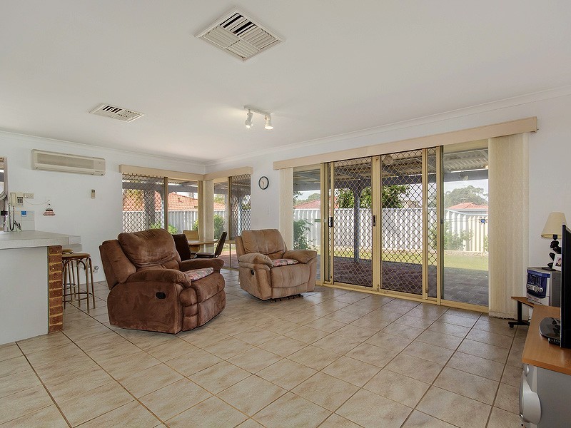 6 Selwyn Rise, Greenfields WA 6210
