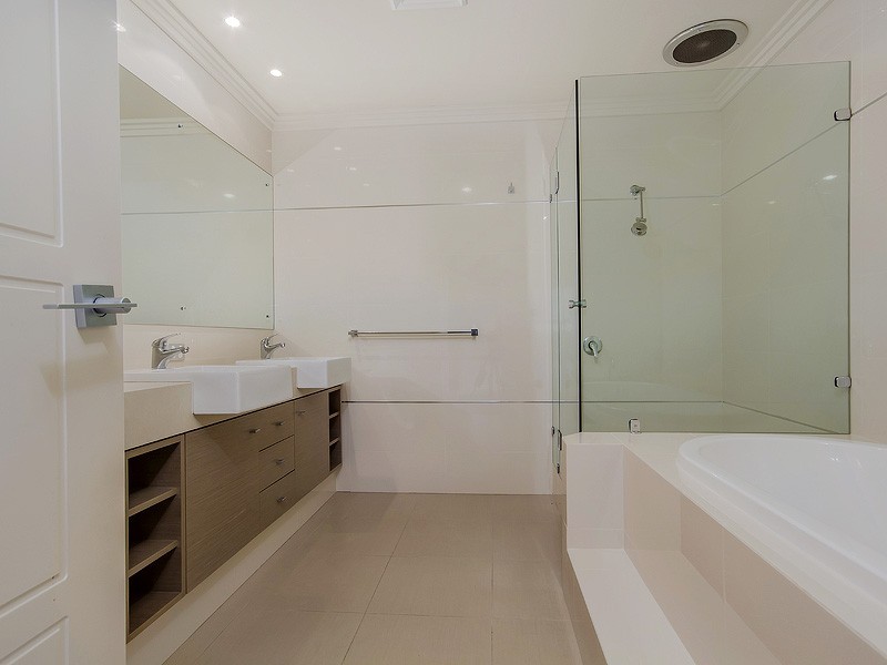 6/18 Cannaregio Square, Mandurah WA 6210