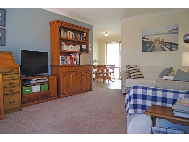 8,2 Loaring Street, Mandurah WA 6210