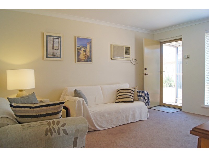 8,2 Loaring Street, Mandurah WA 6210