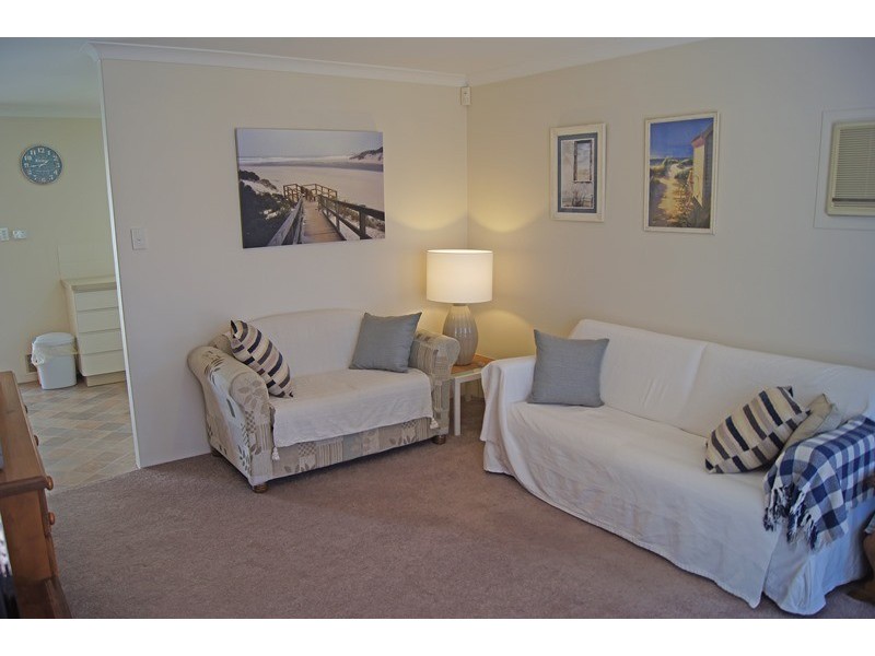 8,2 Loaring Street, Mandurah WA 6210