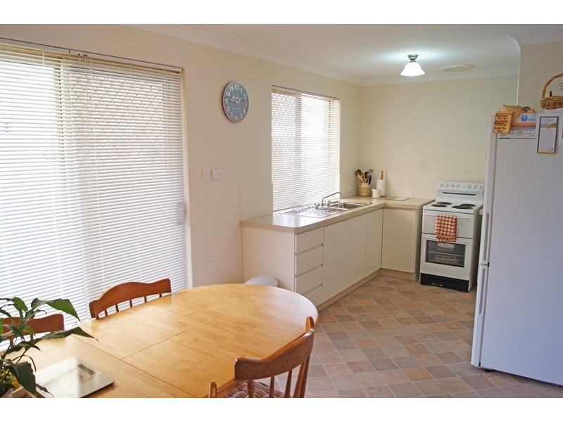 8,2 Loaring Street, Mandurah WA 6210